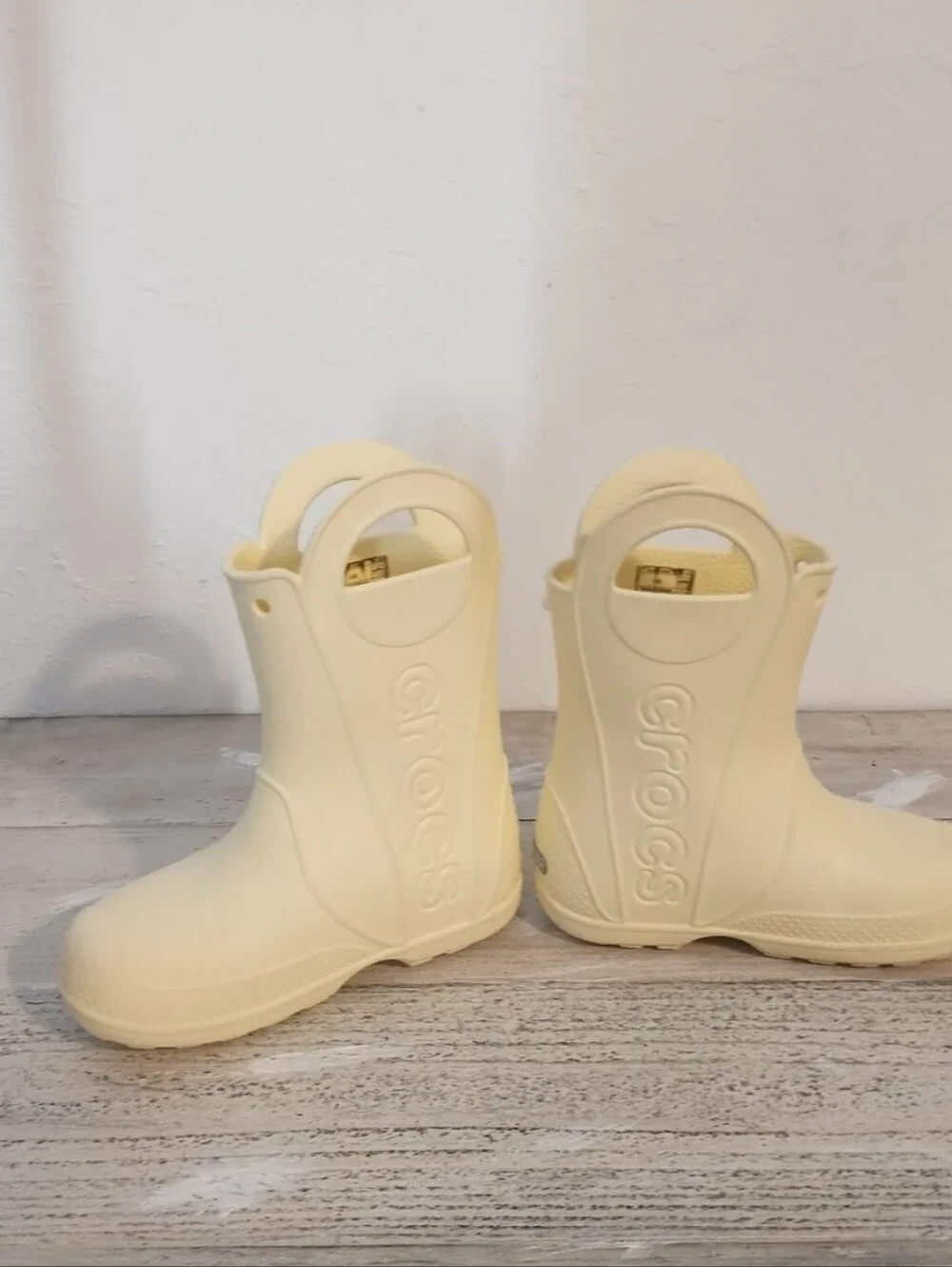 Crocks Rainbow Handle Pull On Rain Boots girls Size C12 Cream Colored In Good